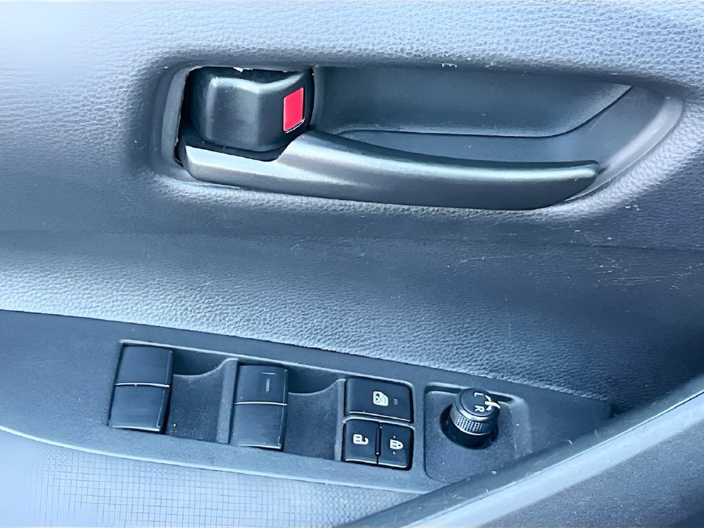 Used 2025 Toyota Corolla LE FWD image 18