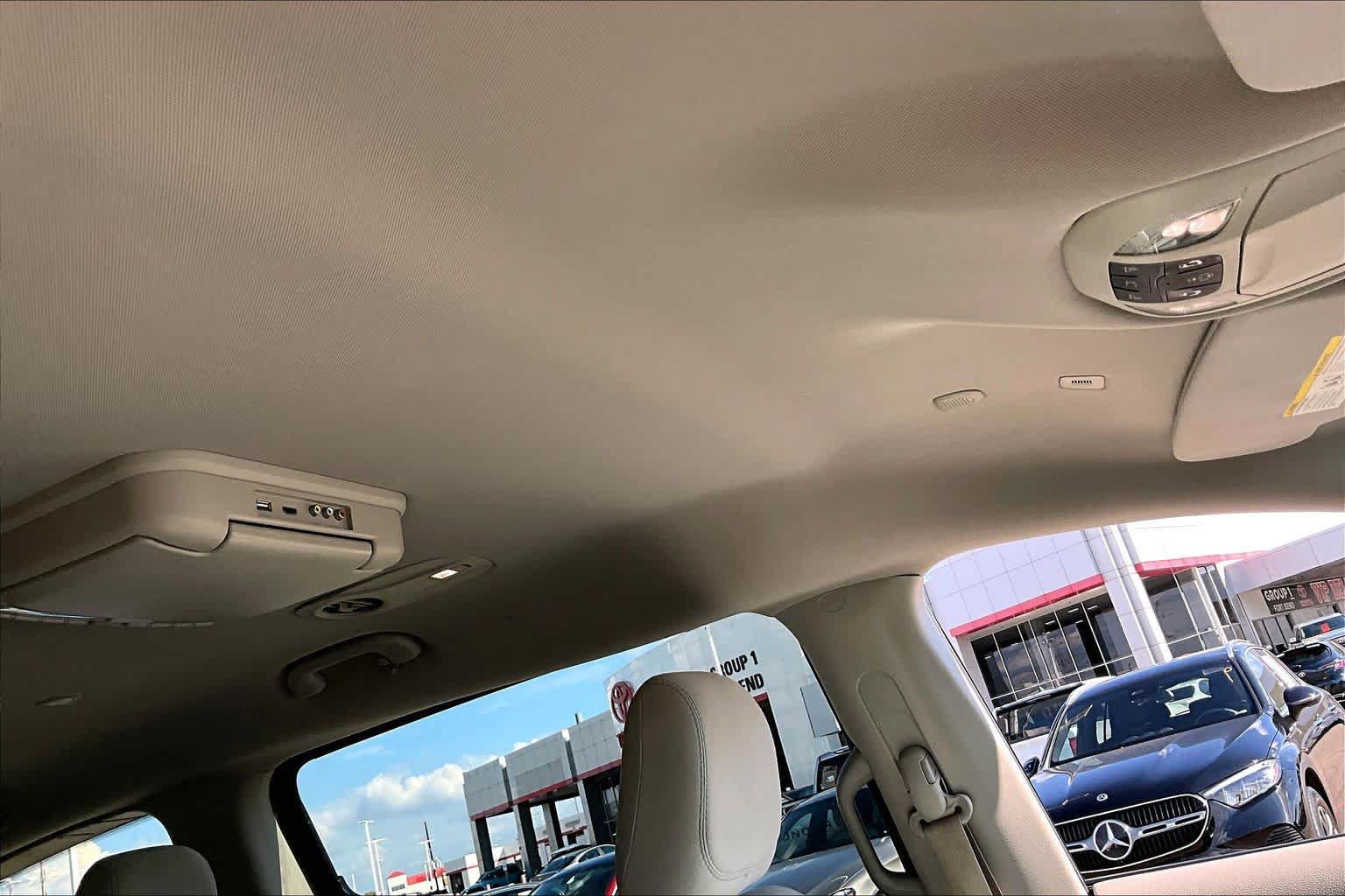 Used 2018 Chrysler Pacifica Touring Plus FWD image 14