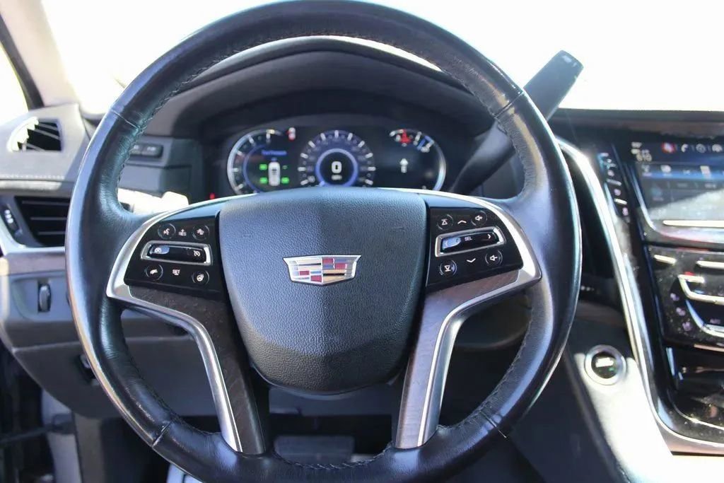 Used 2018 Cadillac Escalade Premium Luxury image 12
