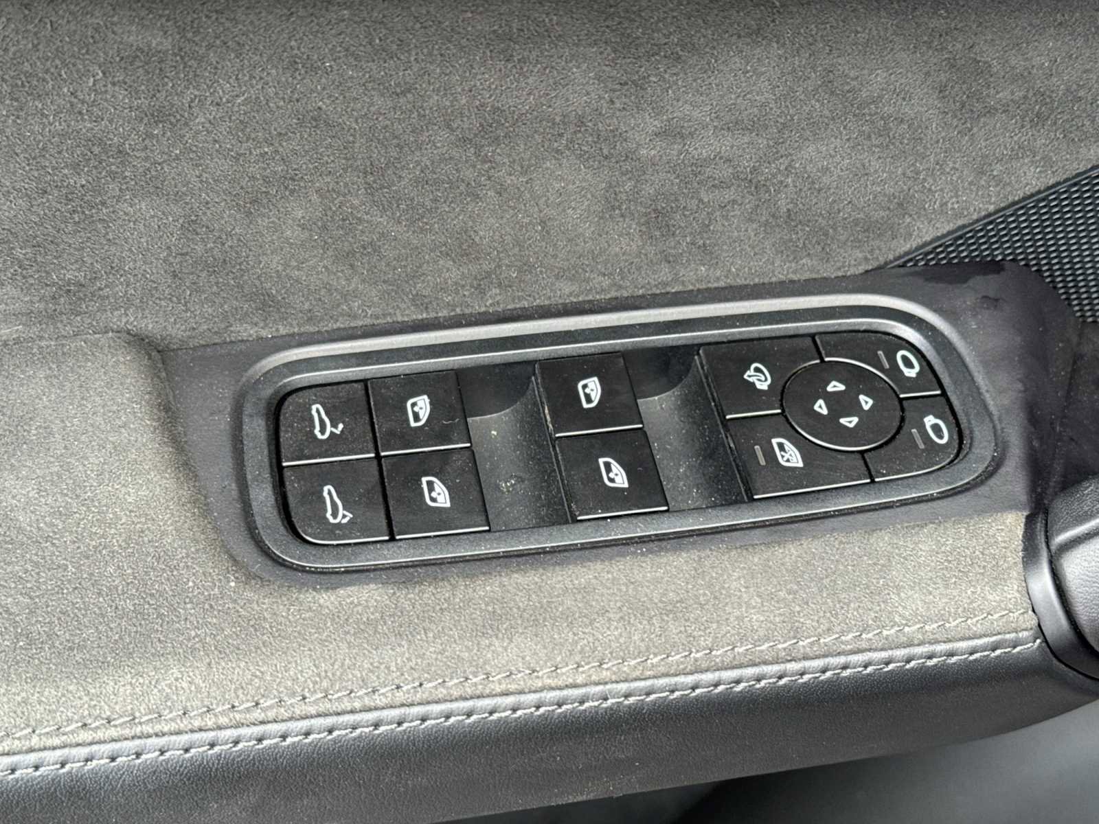 Certified 2025 Porsche Cayenne GTS image 13