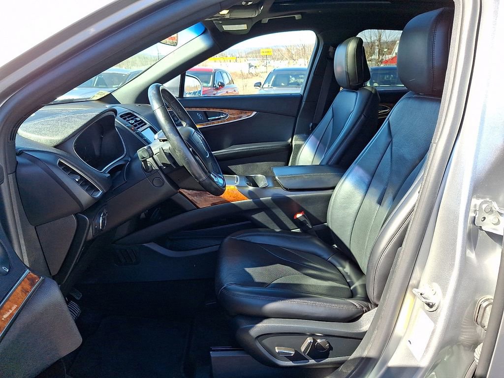 Certified 2020 Lincoln Nautilus Reserve image 13