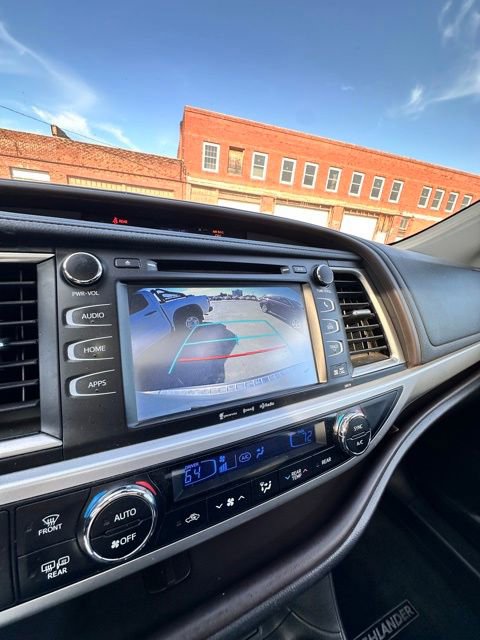 Used 2017 Toyota Highlander XLE image 15