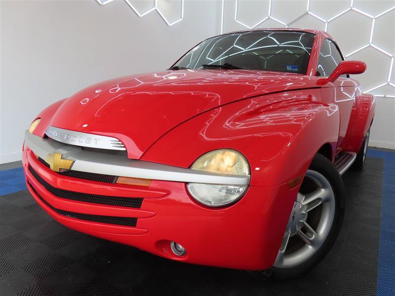 Used 2004 Chevrolet SSR w/ Preferred Equipment Group RWD image 1