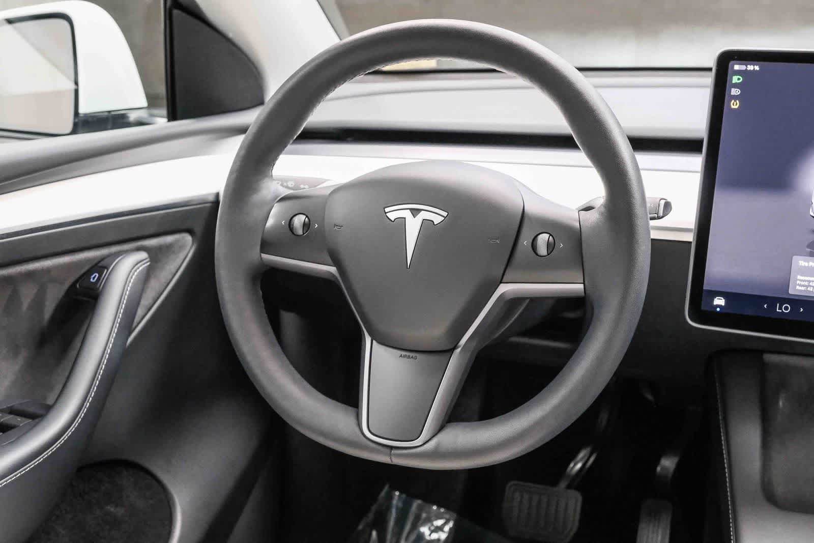Used 2023 Tesla Model Y Long Range AWD/4WD image 17
