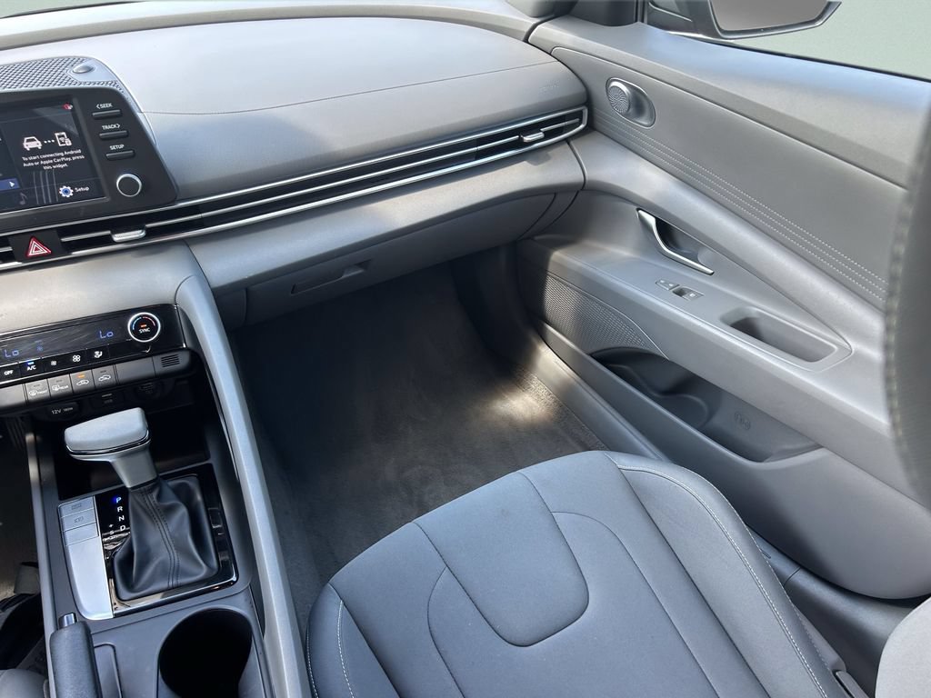 Certified 2023 Hyundai Elantra SEL w/ Preferred Accessory Package FWD image 18