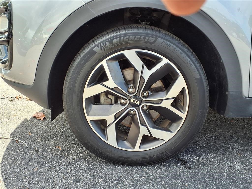 Used 2022 Kia Sportage EX w/ EX Technology Package image 4