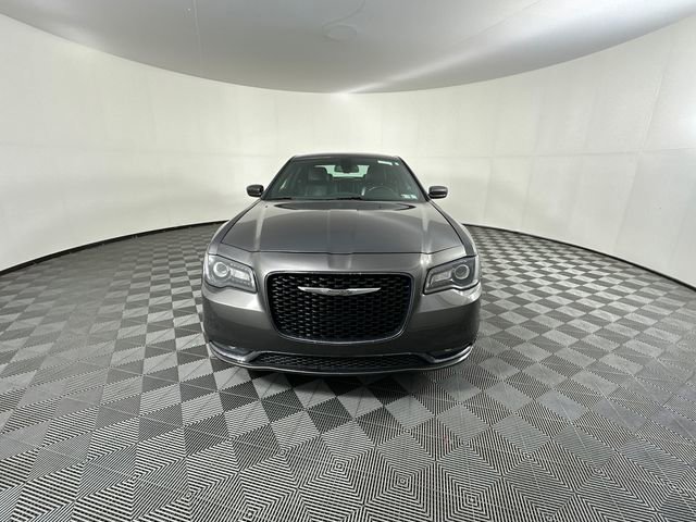 Used 2019 Chrysler 300 S AWD/4WD image 2