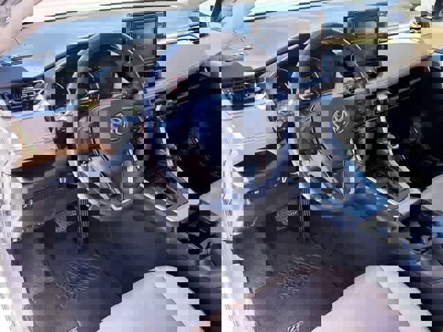 Used 2021 Toyota RAV4 XLE Premium image 2