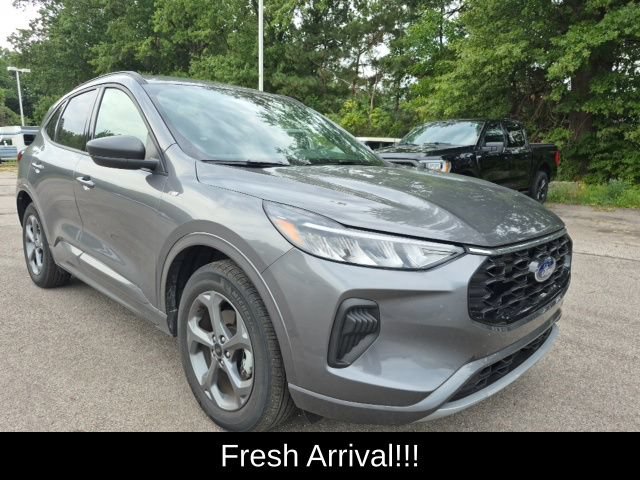 Used 2024 Ford Escape ST-Line w/ Tech Pack #1 AWD/4WD image 10