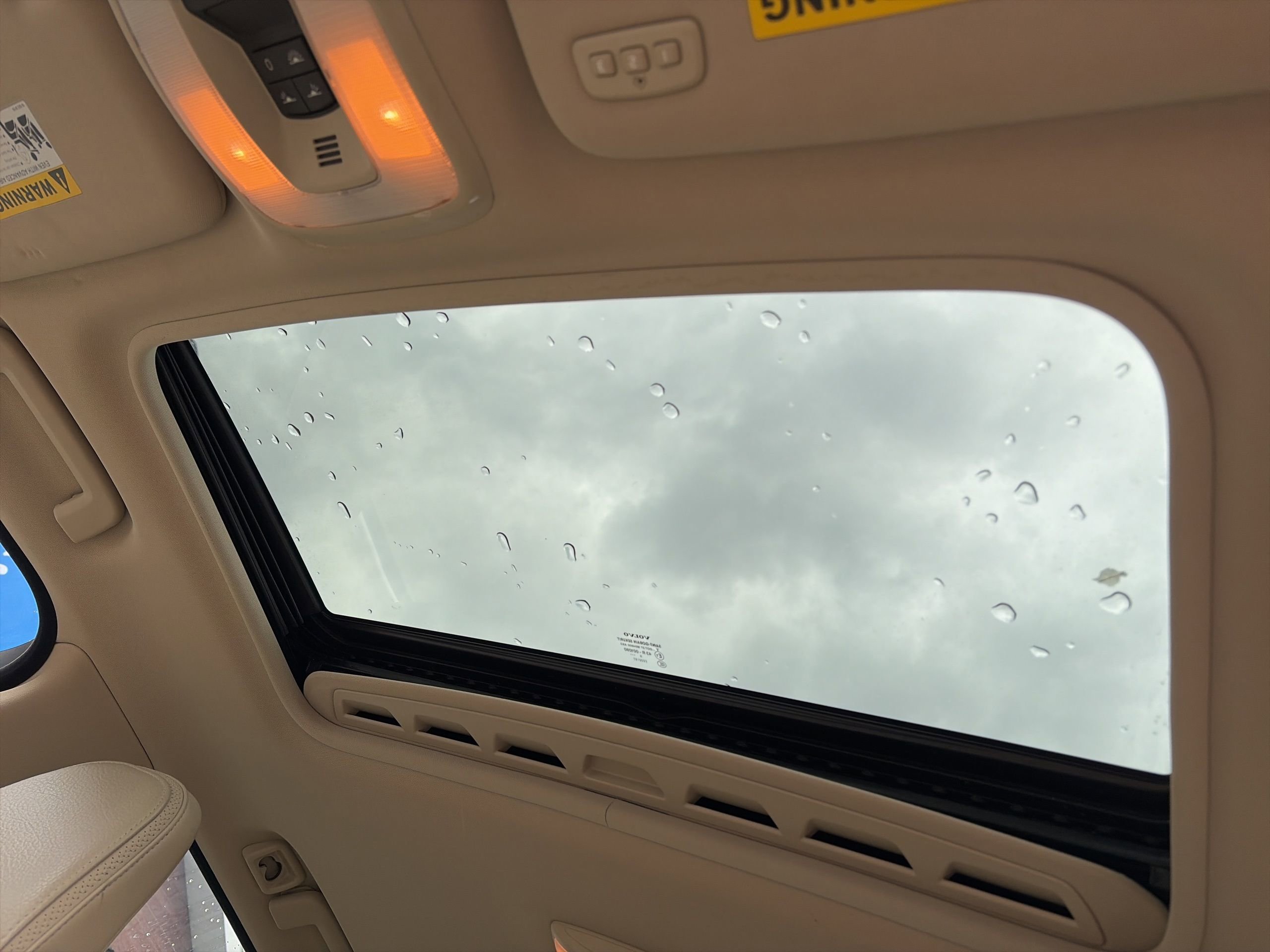 Used 2010 Volvo XC70 3.2 image 11