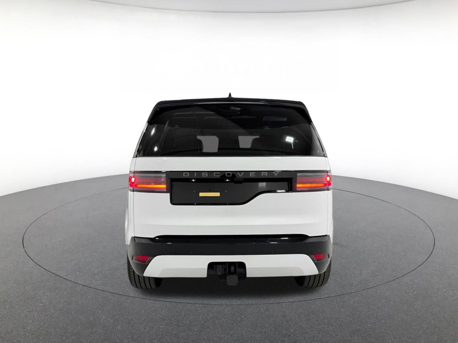New 2026 Land Rover Discovery Dynamic SE image 4