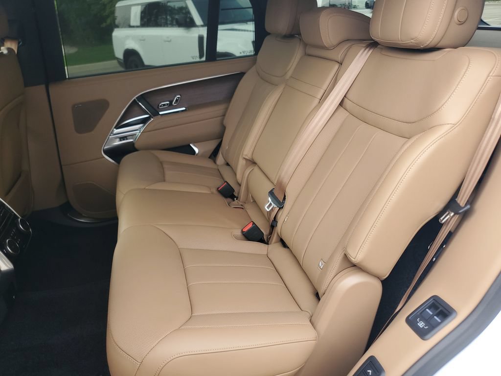 New 2026 Land Rover Range Rover Long Wheelbase SE AWD/4WD image 29