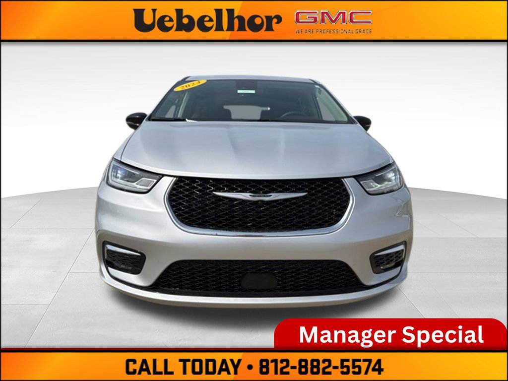 Used 2024 Chrysler Pacifica Limited FWD image 13