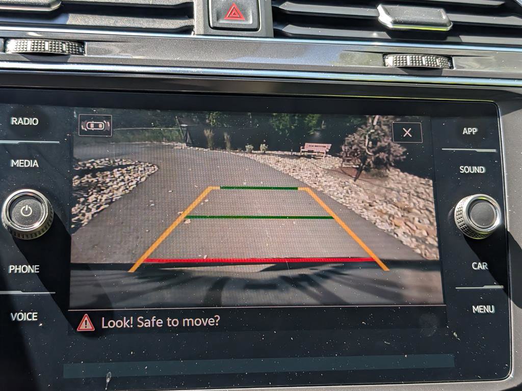 Used 2022 Volkswagen Tiguan SE image 37