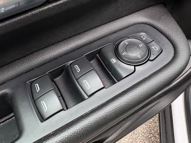 Used 2023 GMC Terrain SLT w/ Elevation Edition image 13