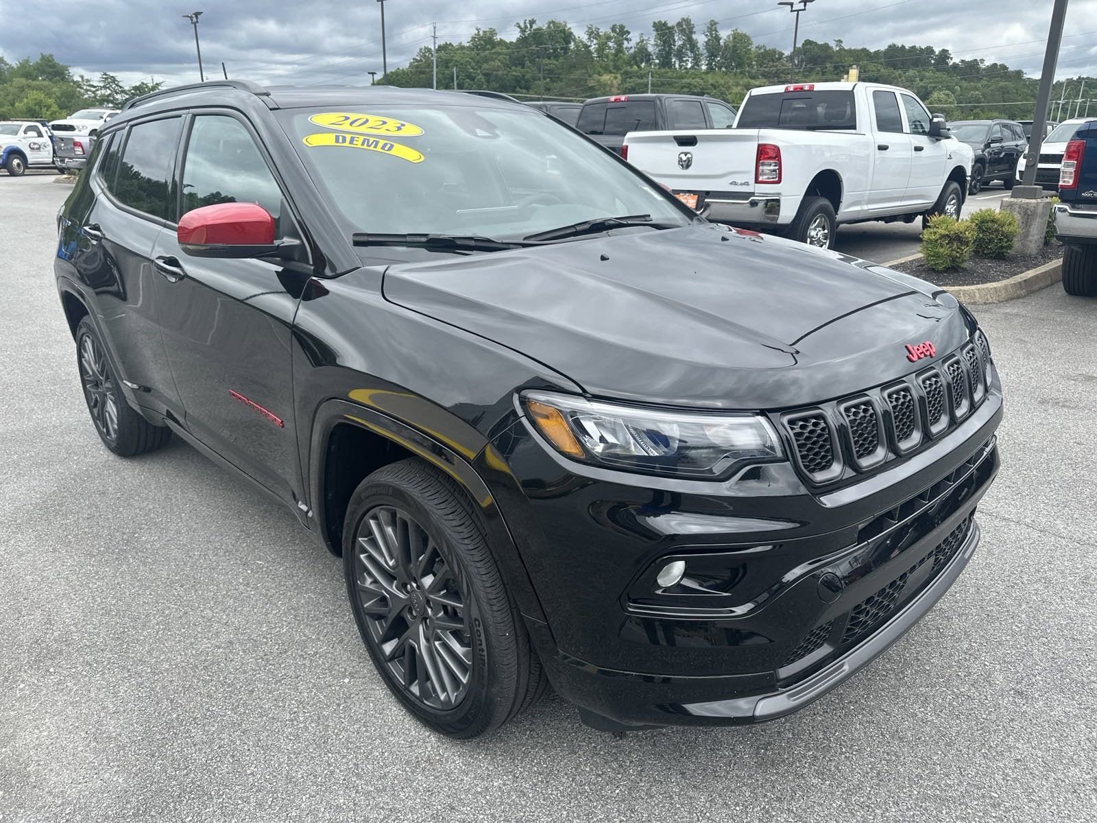 Used 2023 Jeep Compass Limited AWD/4WD image 4
