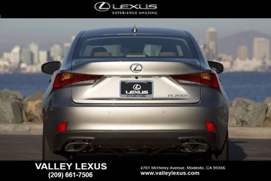 Used 2017 Lexus IS 200t F Sport w/ F Sport Package RWD image 5