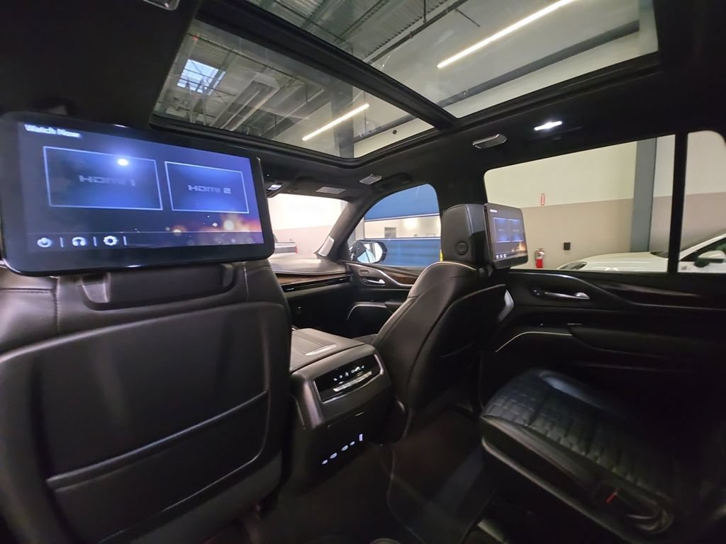 Certified 2023 Cadillac Escalade Premium Luxury Platinum w/ Heavy-Duty Trailer Package AWD/4WD image 29