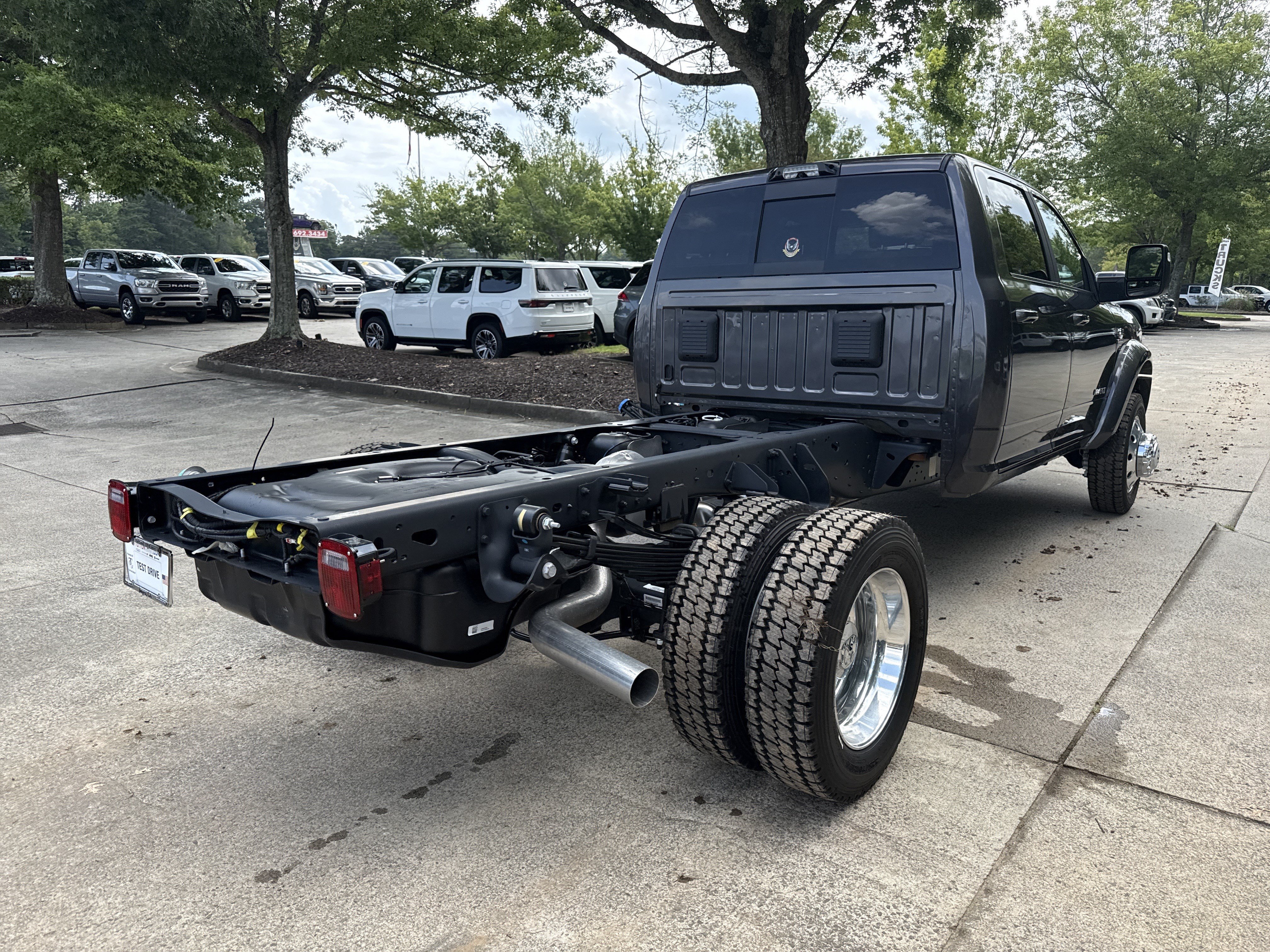 New 2026 RAM 5500 4x4 Crew Cab w/ Laramie Trim Package image 7