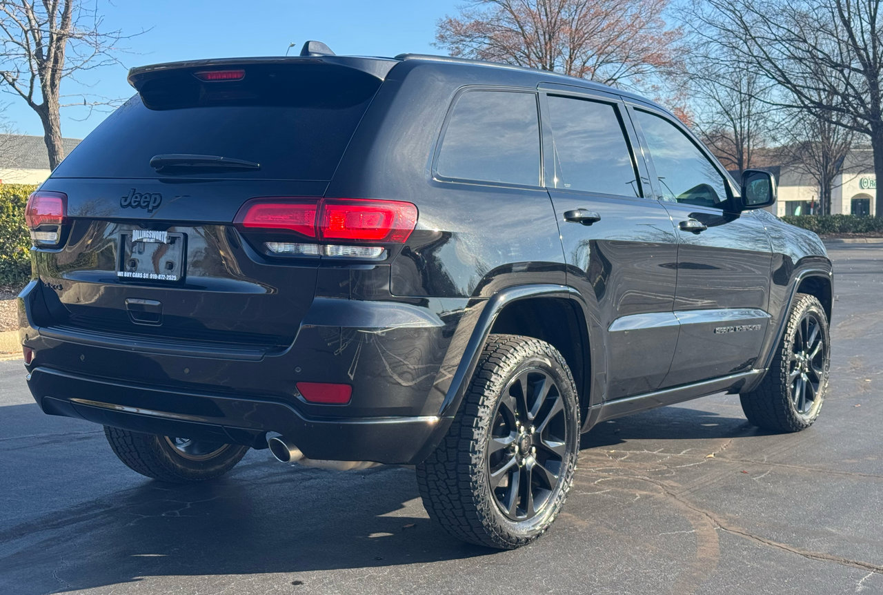 Used 2021 Jeep Grand Cherokee Laredo X image 5