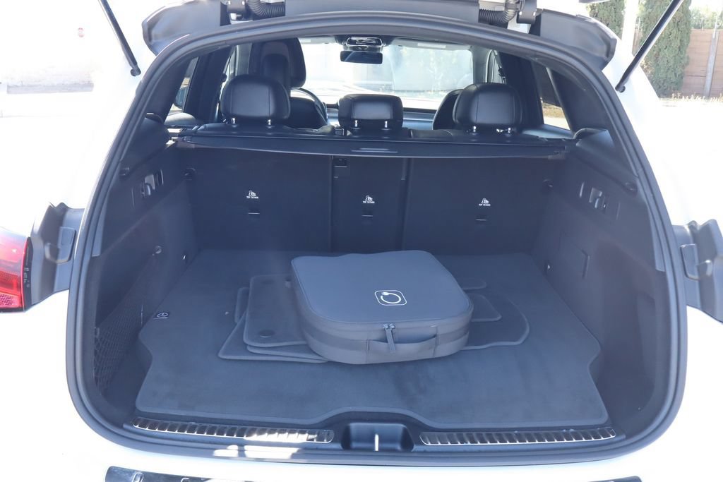 Used 2025 Mercedes-Benz GLC 350e 4MATIC image 34