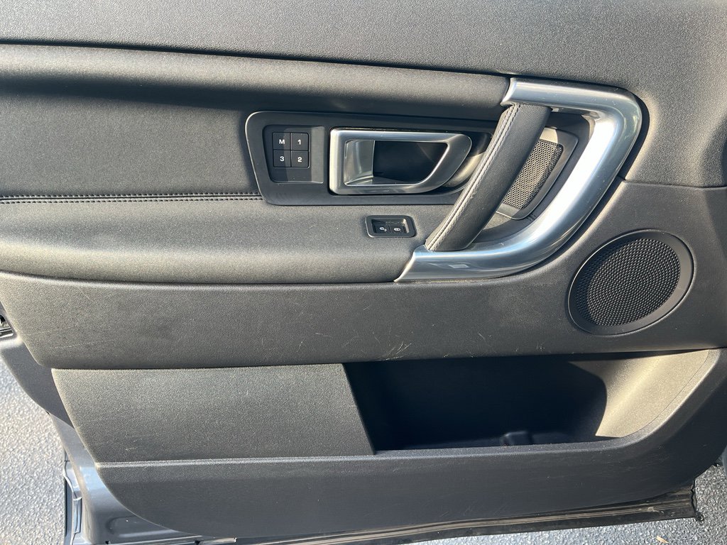 Used 2016 Land Rover Discovery Sport HSE image 15