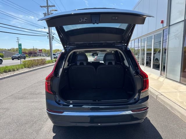 Certified 2025 Volvo XC90 B6 Plus AWD/4WD image 11