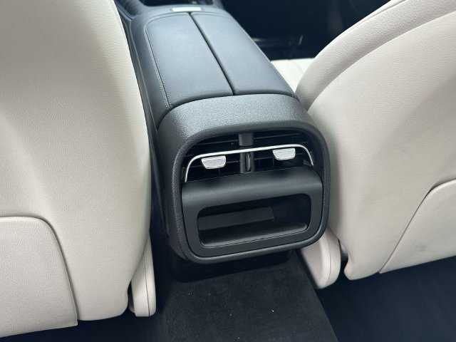 Used 2024 Mercedes-Benz E 350 4MATIC Sedan image 18