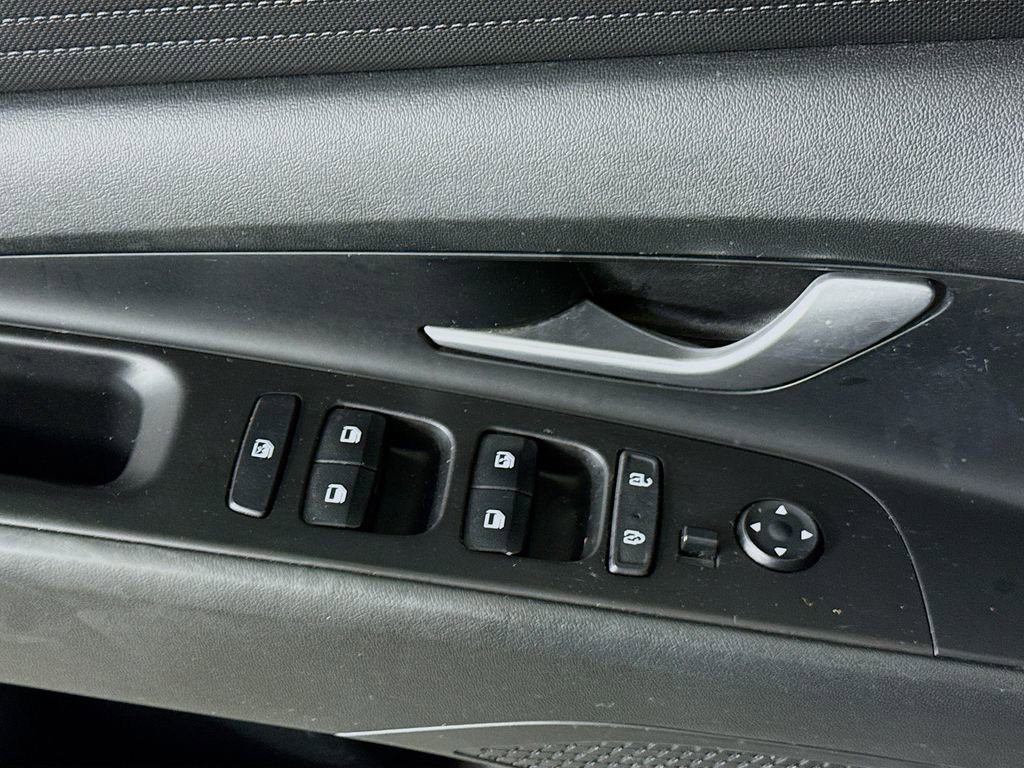 Used 2021 Hyundai Elantra SEL image 21