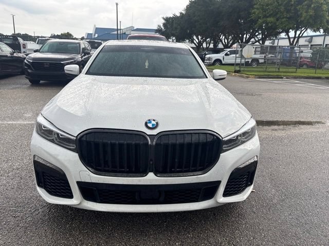 Used 2022 BMW 750i xDrive w/ Executive Package AWD/4WD image 2