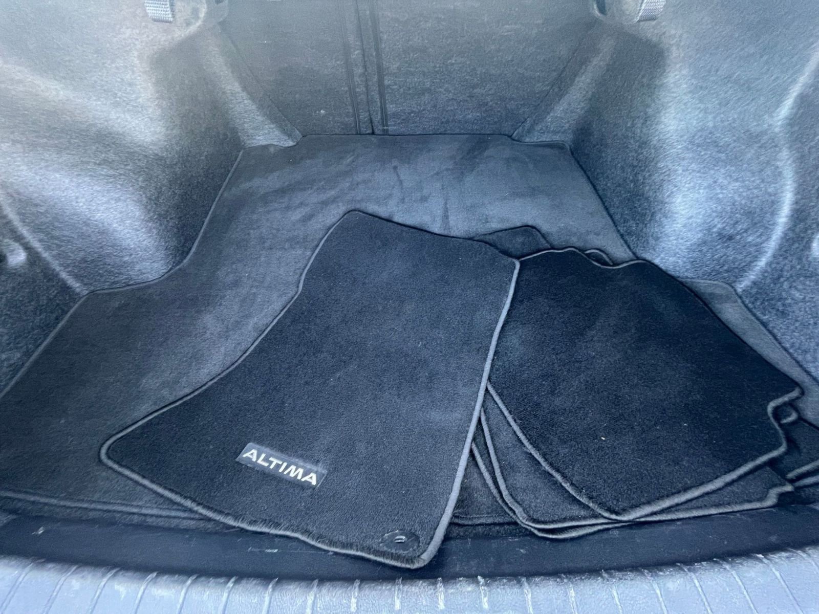 Used 2024 Nissan Altima 2.5 SV image 31