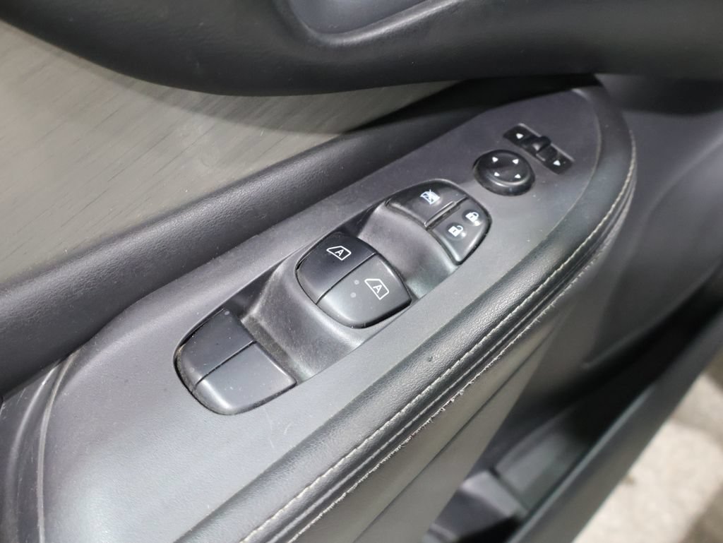 Used 2018 Nissan Murano SV AWD/4WD image 14