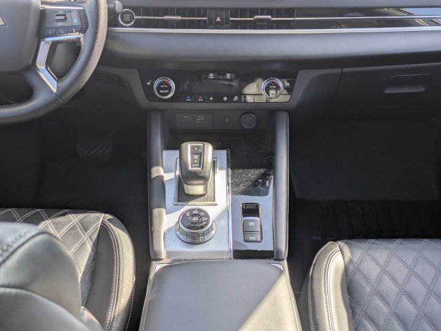 Used 2024 Mitsubishi Outlander SEL FWD image 20