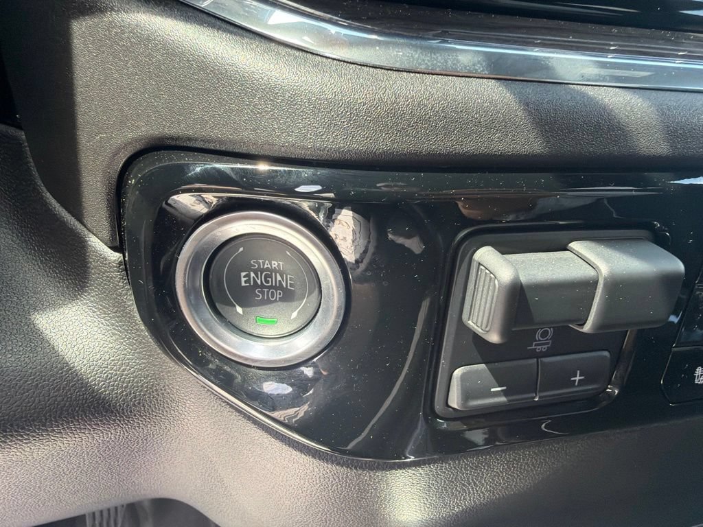 Used 2025 Chevrolet Silverado 2500 LTZ w/ LTZ Plus Package AWD/4WD image 28