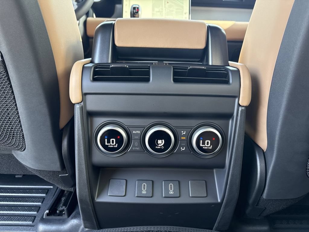 New 2026 Land Rover Defender 130 X-Dynamic SE AWD/4WD image 16