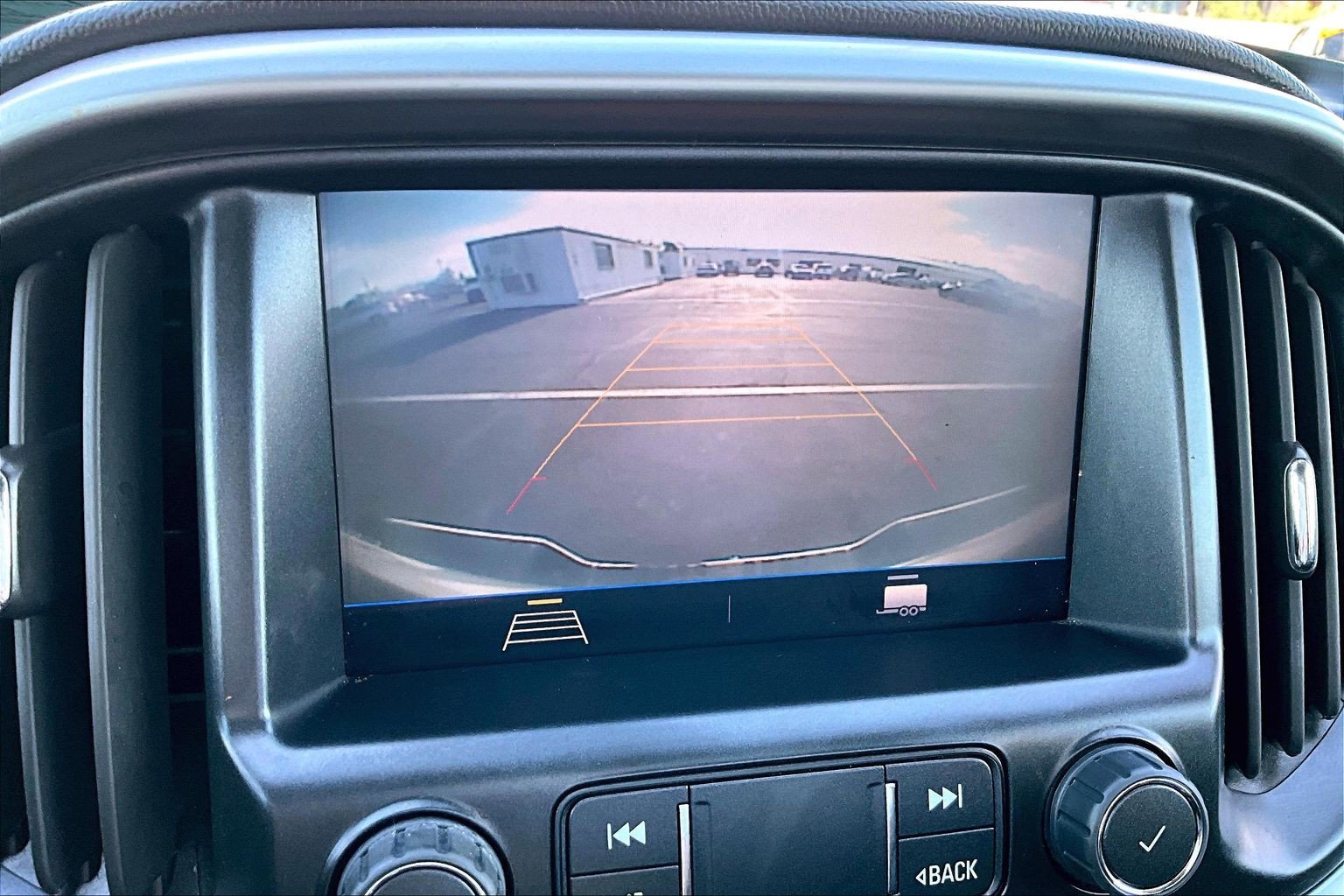 Used 2022 Chevrolet Colorado LT w/ Luxury Package RWD image 21