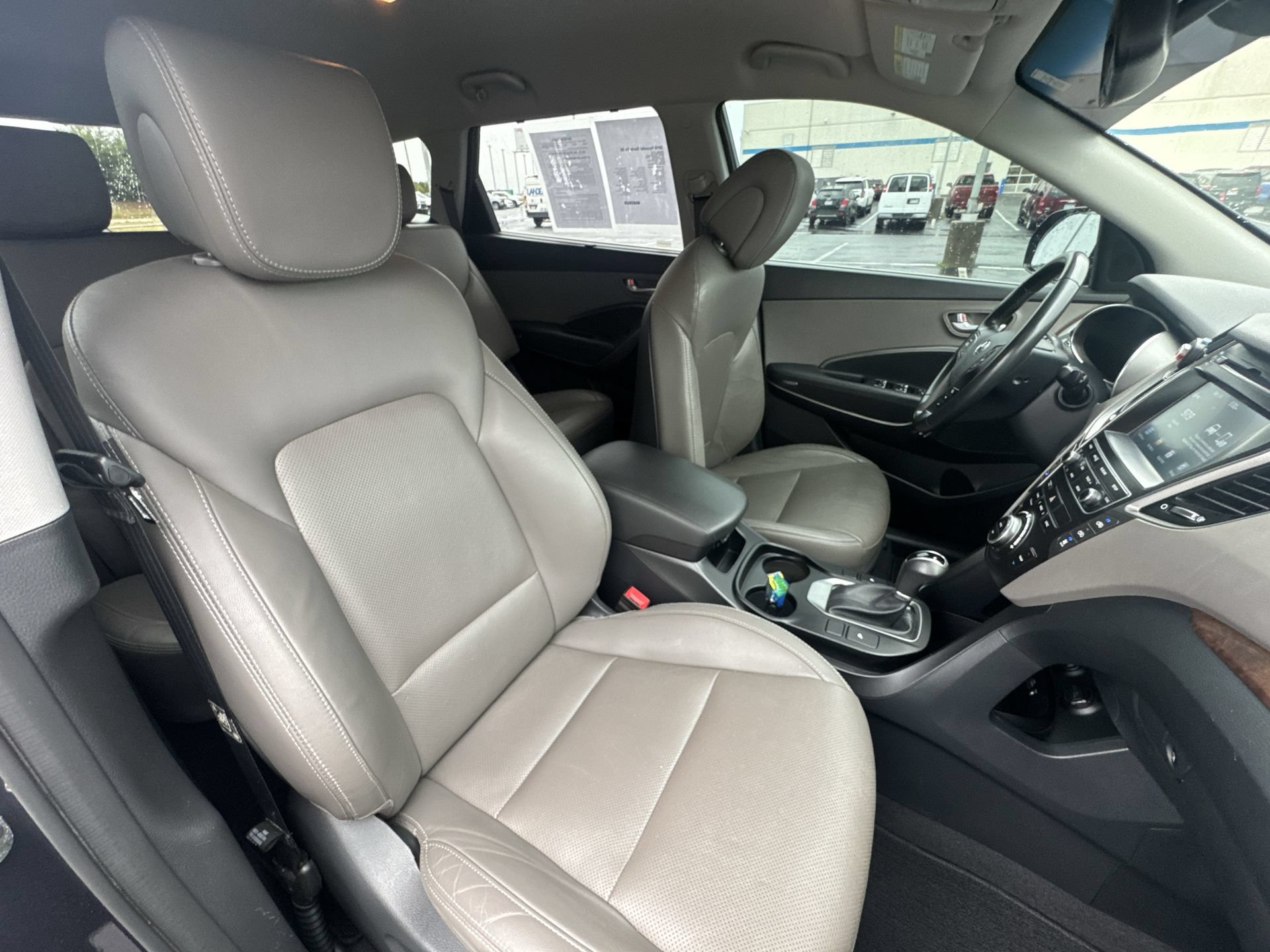 Used 2018 Hyundai Santa Fe SE w/ SE Premium Package 02 AWD/4WD image 25