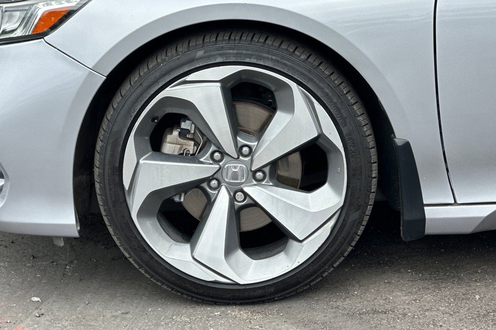 Used 2019 Honda Accord Touring image 29