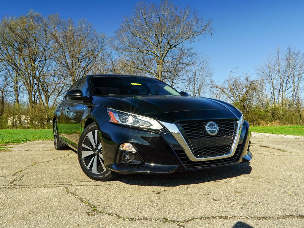 Used 2019 Nissan Altima 2.5 SV image 1