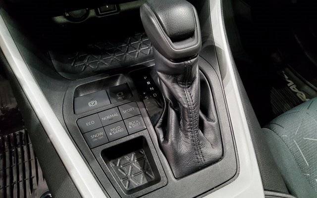 Used 2020 Toyota RAV4 XLE w/ Convenience Package image 22