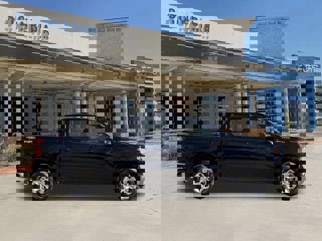 Used 2025 Chevrolet Silverado 1500 LT image 4