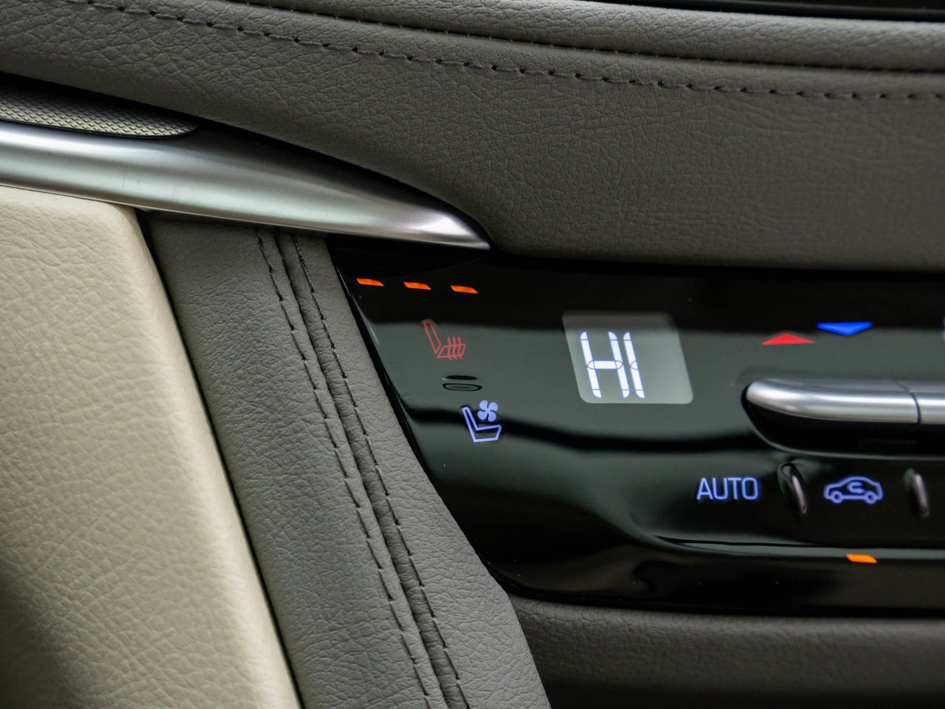 New 2026 Cadillac XT5 Premium Luxury w/ LPO, Floor Liner Package image 27