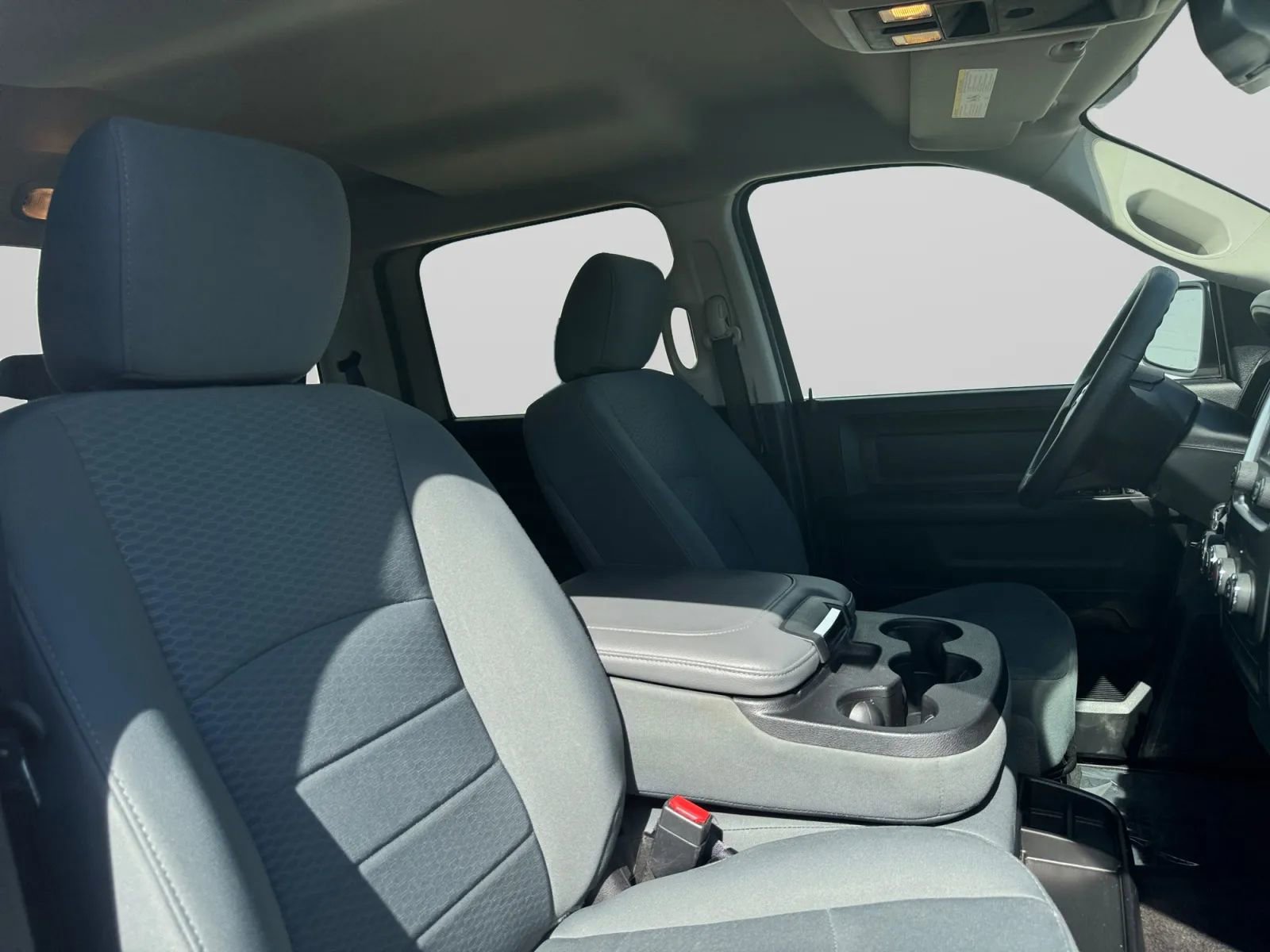 Used 2016 RAM 1500 Express image 32