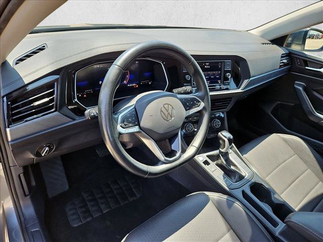 Used 2024 Volkswagen Jetta SE FWD image 10