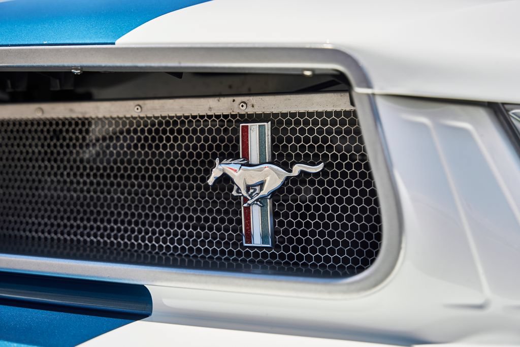 Used 2011 Ford Mustang GT Premium w/ Electronics Pkg RWD image 8