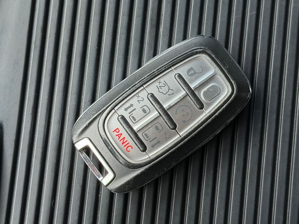 Used 2023 Chrysler Pacifica Touring-L w/ S Appearance Package FWD image 31