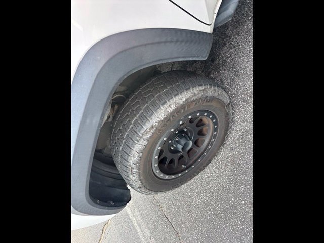 Used 2020 Toyota Tacoma TRD Off-Road w/ Technology Package AWD/4WD image 19