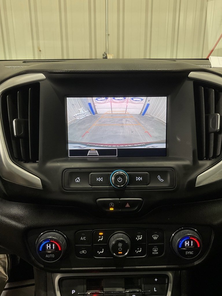 Used 2023 GMC Terrain SLE w/ Driver Convenience Package image 18