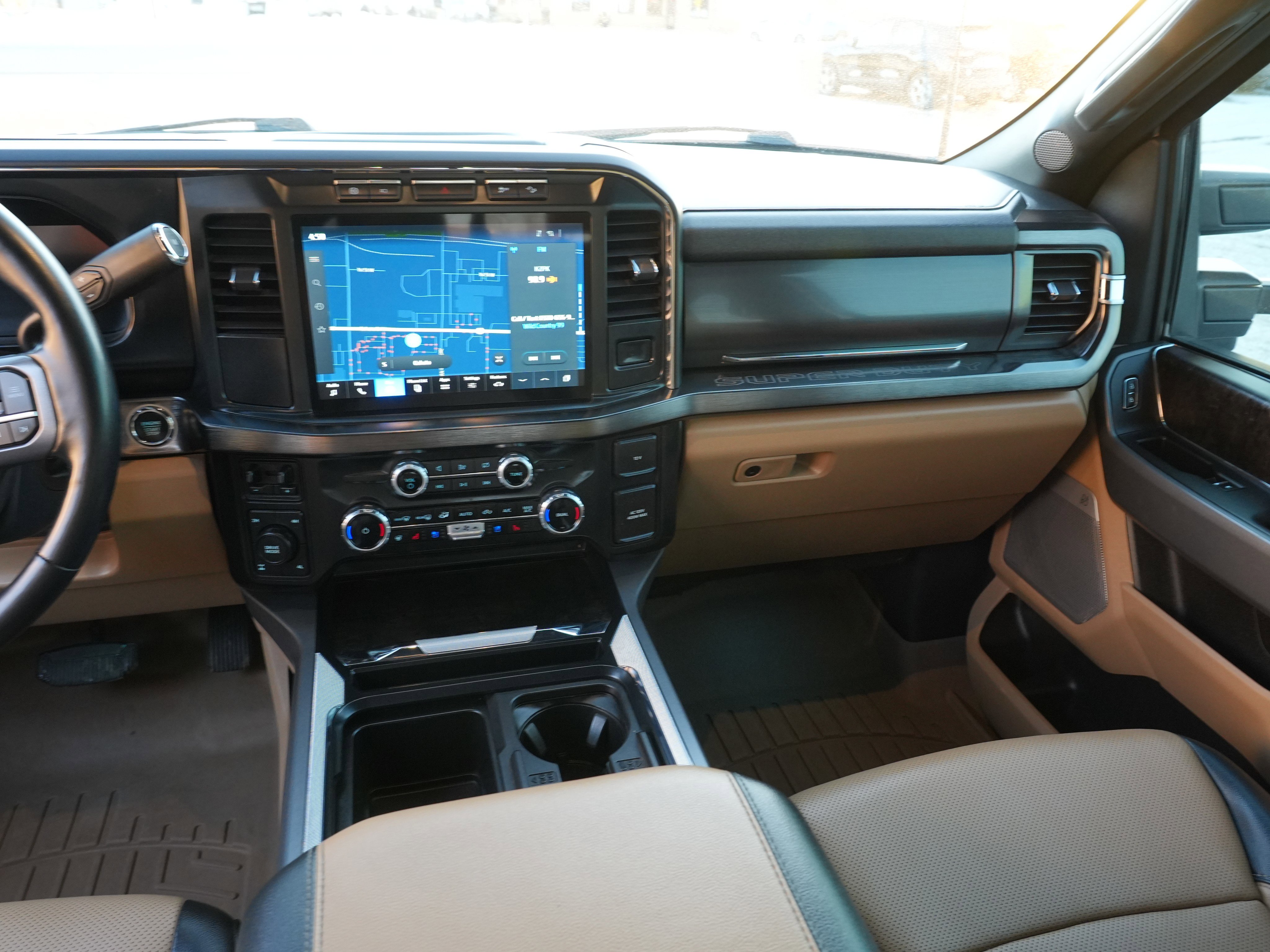 Used 2024 Ford F350 Lariat w/ Black Appearance Package image 24