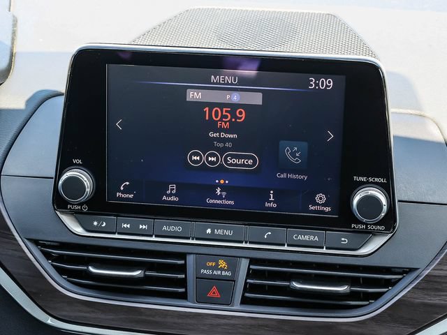 Used 2024 Nissan Altima 2.5 SV FWD image 16